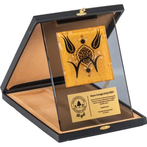 EKT-710 Kutulu Kristal Plaket – Kristal Plaketler