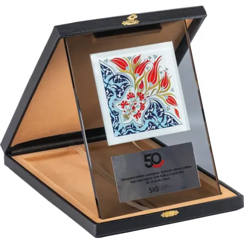 EKT-740 Kutulu Kristal Plaket – Kristal Plaketler